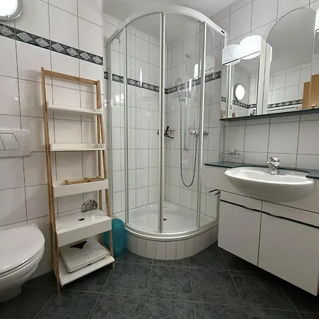 Salute 105 Apartment *
